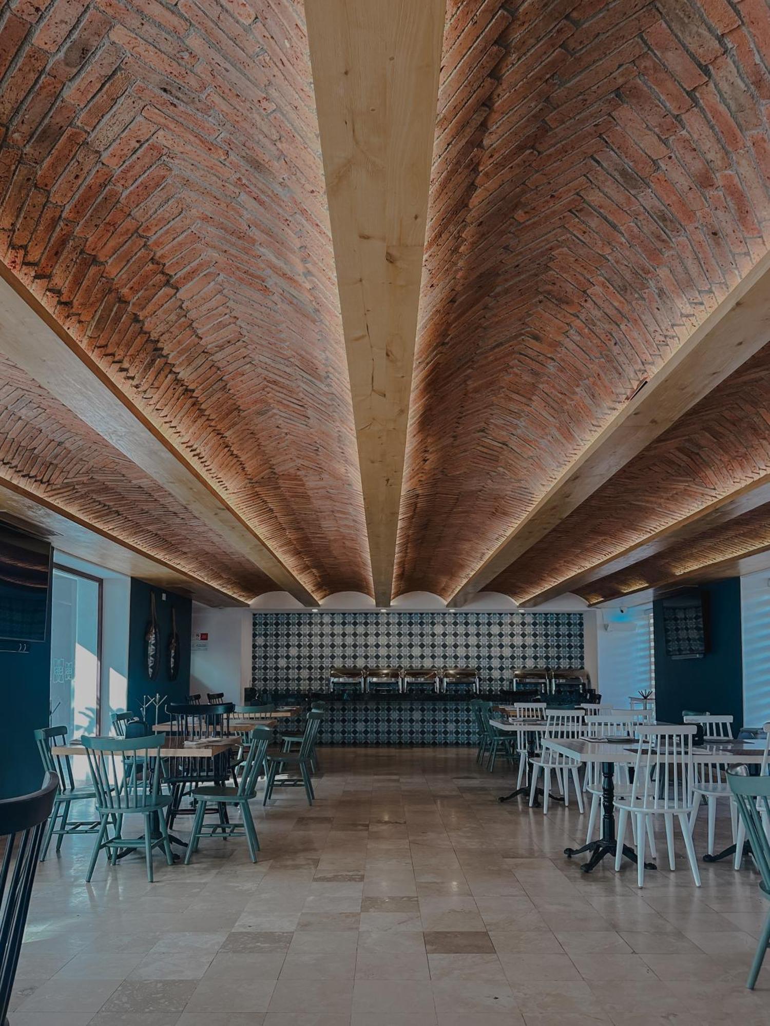 Hotel Catedral La Paz Bagian luar foto The interior of the restaurant
