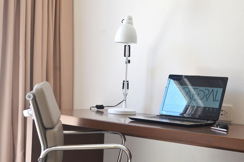 Hotel Catedral La Paz Bagian luar foto A typical office space